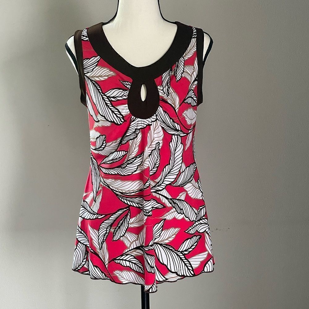 NWOT! GNW Dark Pink/Brown/White Sleeveless Blouse. Size Small.